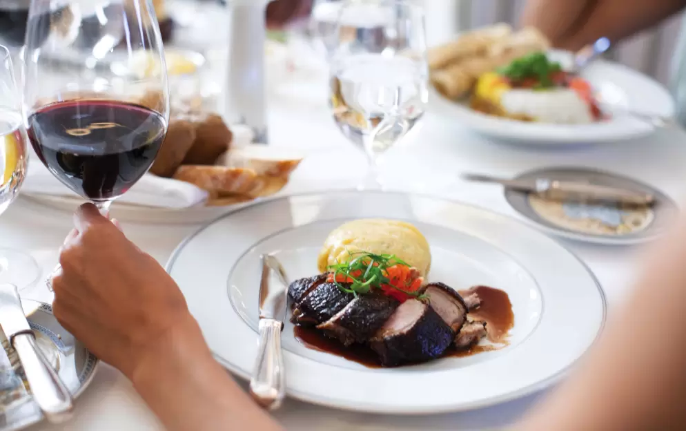 RSSC, Seven Seas Grandeur, Compass Rose 3.jpg